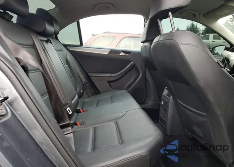 2012 Volkswagen Jetta Tdi z USA, uszkodzony, nr VIN 3VWLL7AJ1CM385653